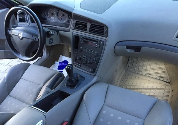 Volvo V70 cena 19900 przebieg: 366000, rok produkcji 2005 z Jedwabne małe 191